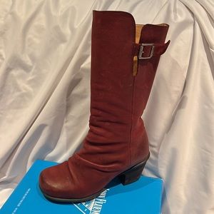 JOHN FLUEVOG THE STAND UP